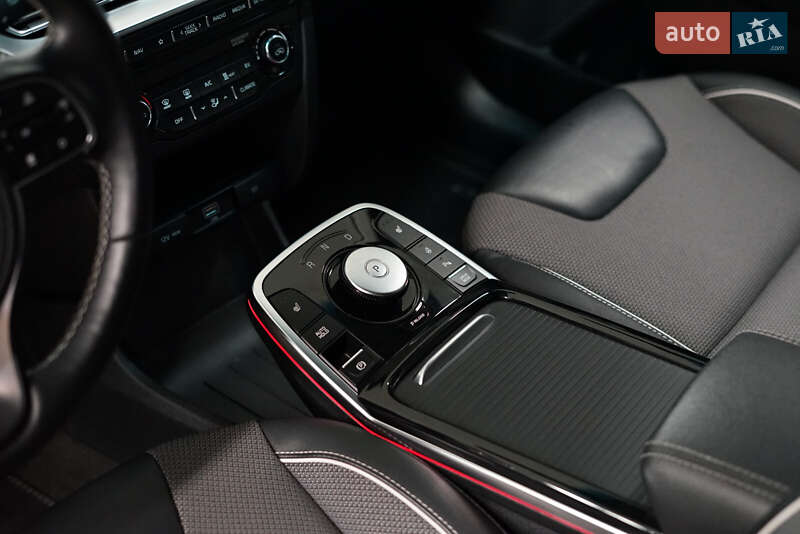 Позашляховик / Кросовер Kia Niro 2021 в Києві фото 22 Позашляховик / Кросовер Kia Niro 2021 в Києві