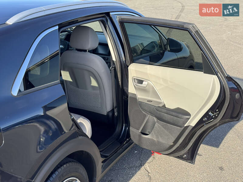 Внедорожник / Кроссовер Kia Niro 2018 в Киеве