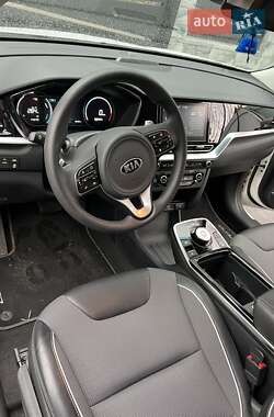 Внедорожник / Кроссовер Kia Niro 2020 в Владимире