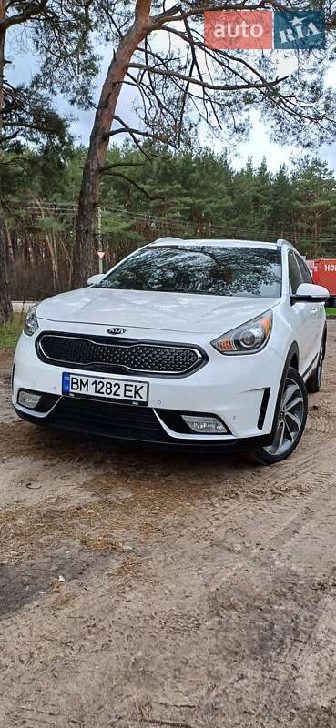 Позашляховик / Кросовер Kia Niro 2017 в 