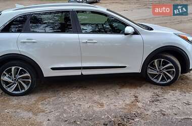 Позашляховик / Кросовер Kia Niro 2017 в 