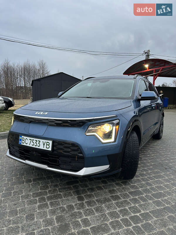 Внедорожник / Кроссовер Kia Niro 2023 в Новояворовске