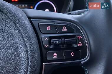 Позашляховик / Кросовер Kia Niro 2020 в 