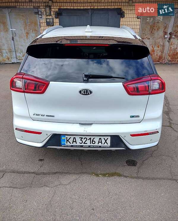 Позашляховик / Кросовер Kia Niro 2017 в 