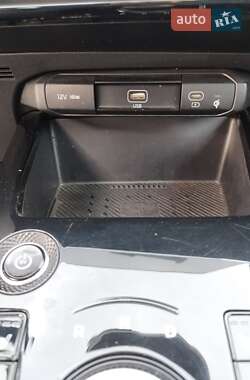 Позашляховик / Кросовер Kia Niro 2023 в Долині