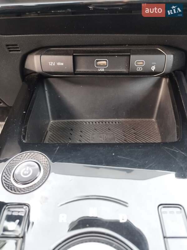 Позашляховик / Кросовер Kia Niro 2023 в Долині