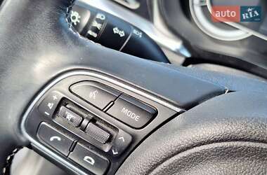 Внедорожник / Кроссовер Kia Niro 2020 в 
