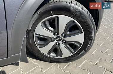 Внедорожник / Кроссовер Kia Niro 2016 в 