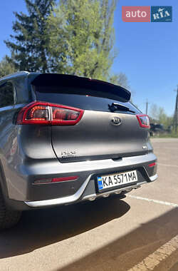 Позашляховик / Кросовер Kia Niro 2017 в 