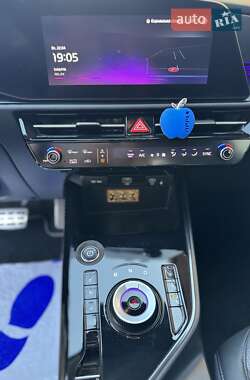 Позашляховик / Кросовер Kia Niro 2023 в 