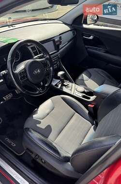 Внедорожник / Кроссовер Kia Niro 2017 в 