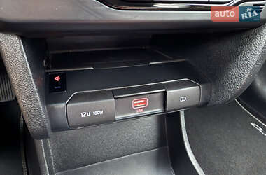 Позашляховик / Кросовер Kia Niro 2020 в 
