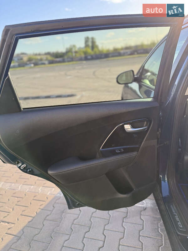 Внедорожник / Кроссовер Kia Niro 2017 в Киеве