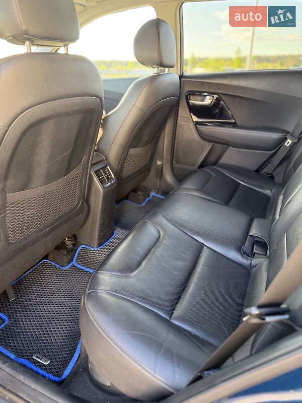 Внедорожник / Кроссовер Kia Niro 2017 в Киеве