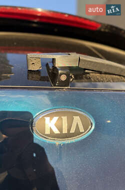 Внедорожник / Кроссовер Kia Niro 2017 в 