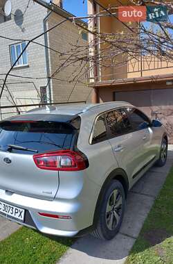 Внедорожник / Кроссовер Kia Niro 2017 в 