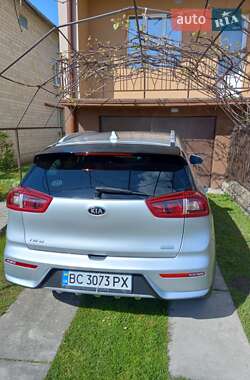 Внедорожник / Кроссовер Kia Niro 2017 в 
