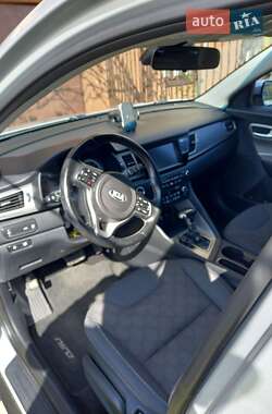Внедорожник / Кроссовер Kia Niro 2017 в 