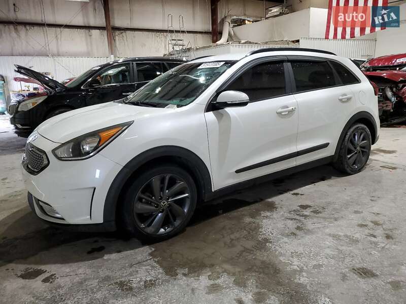 Внедорожник / Кроссовер Kia Niro 2017 в 