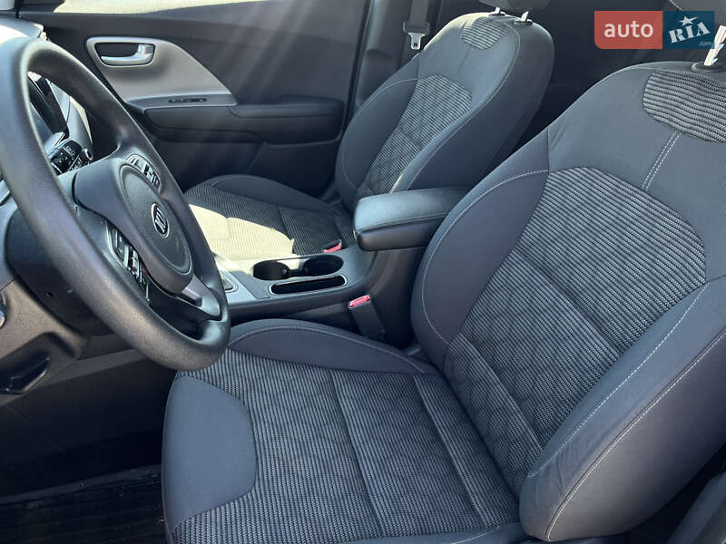 Внедорожник / Кроссовер Kia Niro 2016 в Львове