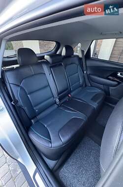 Позашляховик / Кросовер Kia Niro 2020 в 