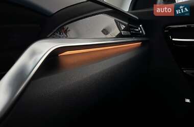 Позашляховик / Кросовер Kia Niro 2020 в 