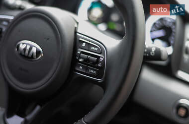 Внедорожник / Кроссовер Kia Niro 2016 в 