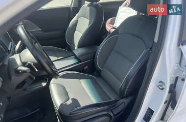 Позашляховик / Кросовер Kia Niro 2019 в 