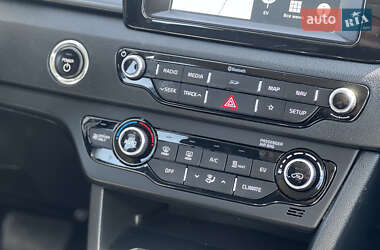 Позашляховик / Кросовер Kia Niro 2019 в 