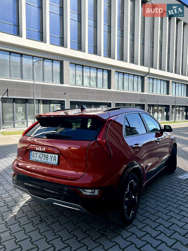 Позашляховик / Кросовер Kia Niro 2023 в Івано-Франківську