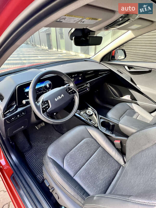 Позашляховик / Кросовер Kia Niro 2023 в Івано-Франківську