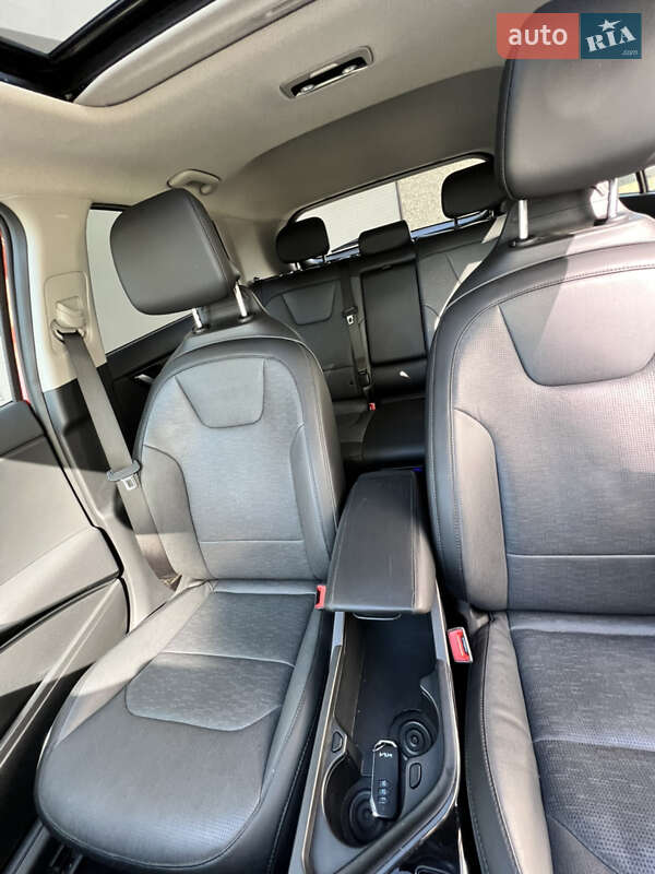 Позашляховик / Кросовер Kia Niro 2023 в Івано-Франківську