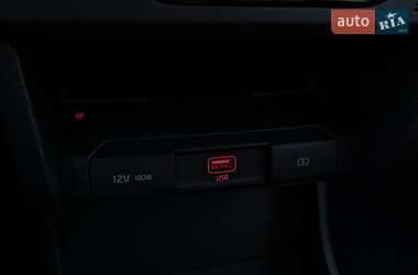 Позашляховик / Кросовер Kia Niro 2020 в 
