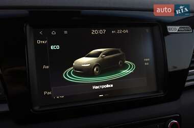 Позашляховик / Кросовер Kia Niro 2020 в 