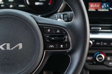 Позашляховик / Кросовер Kia Niro 2021 в 