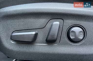Позашляховик / Кросовер Kia Niro 2019 в 