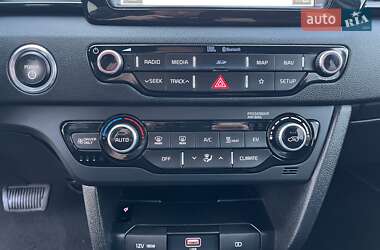 Позашляховик / Кросовер Kia Niro 2019 в 