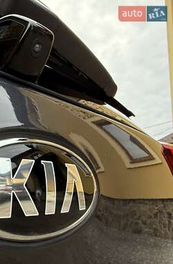 Позашляховик / Кросовер Kia Niro 2020 в 