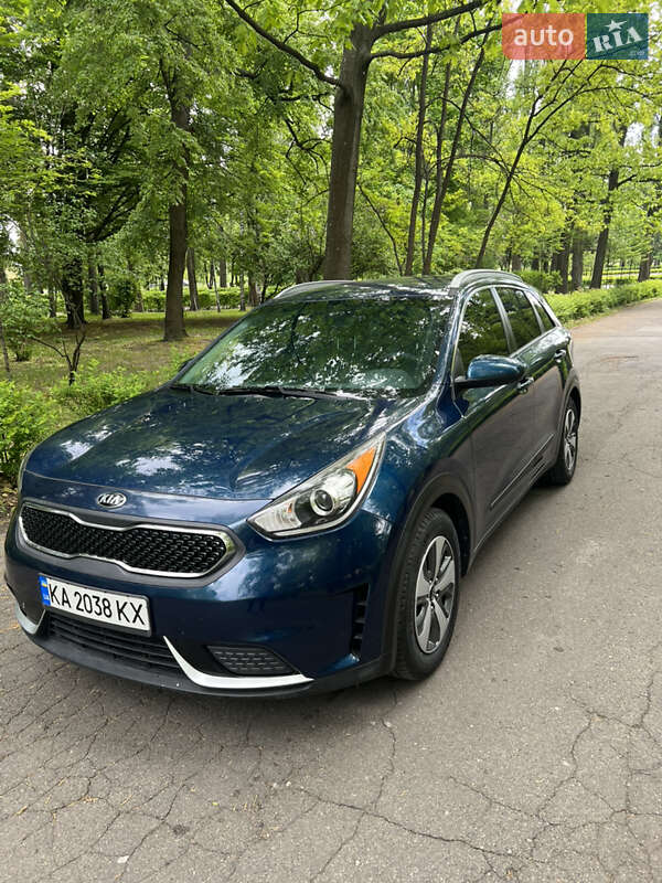 Внедорожник / Кроссовер Kia Niro 2017 в Киеве
