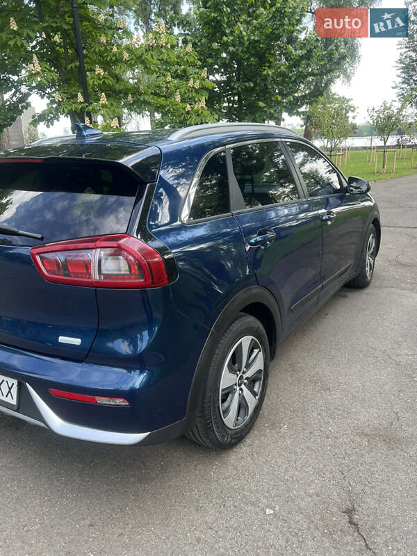 Внедорожник / Кроссовер Kia Niro 2017 в Киеве