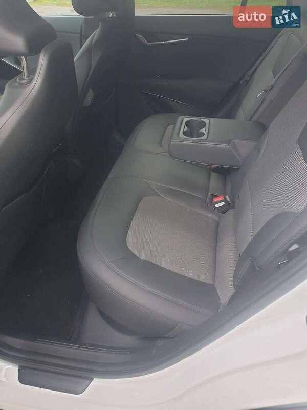 Внедорожник / Кроссовер Kia Niro 2023 в Львове