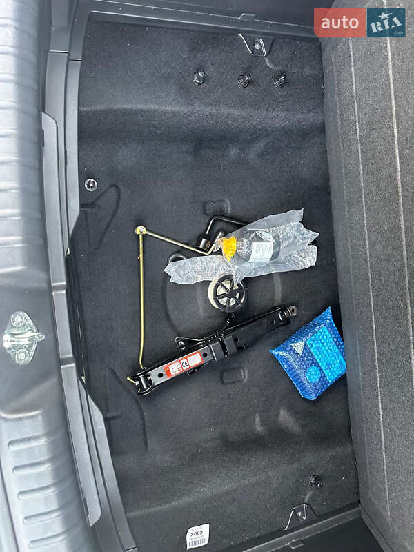 Позашляховик / Кросовер Kia Niro 2023 в Запоріжжі