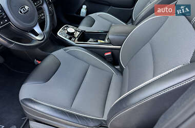 Внедорожник / Кроссовер Kia Niro 2021 в 