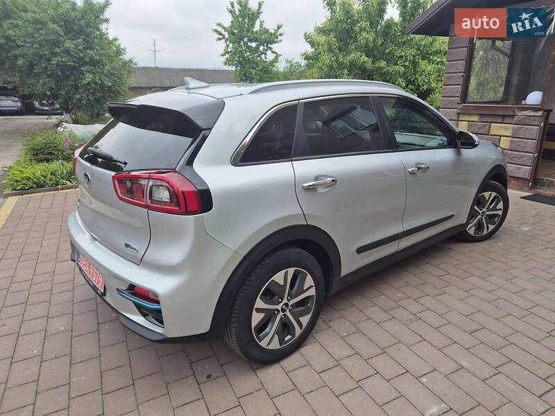 Внедорожник / Кроссовер Kia Niro 2019 в Дубно