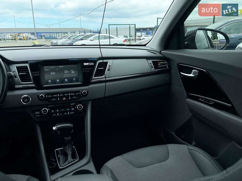 Внедорожник / Кроссовер Kia Niro 2017 в Одессе