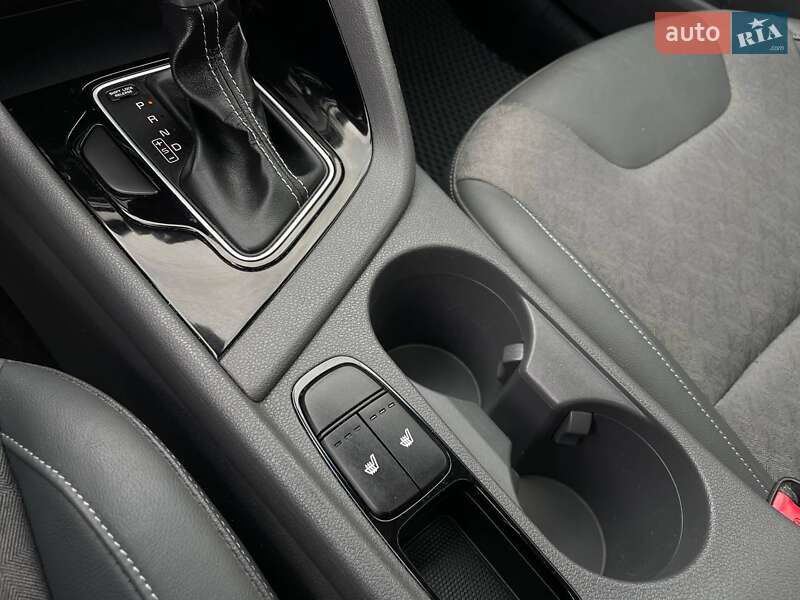 Внедорожник / Кроссовер Kia Niro 2017 в Одессе