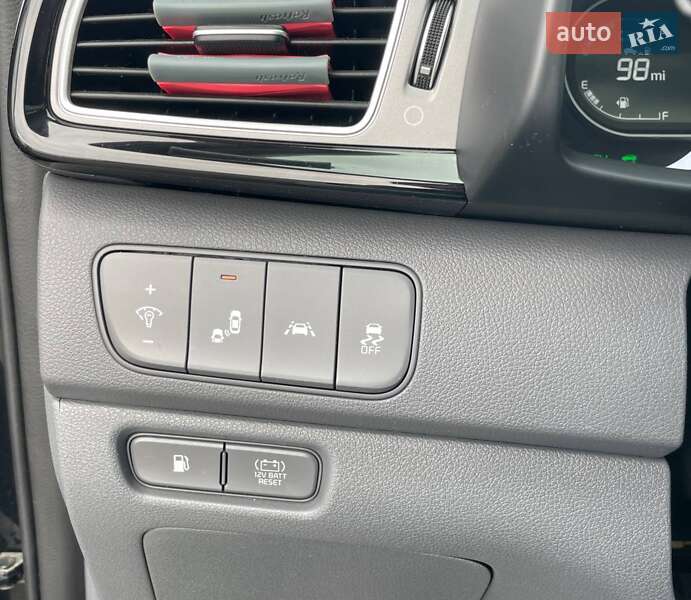 Внедорожник / Кроссовер Kia Niro 2017 в Одессе