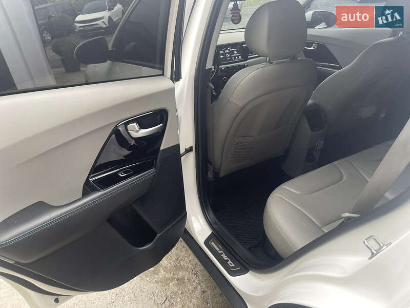 Внедорожник / Кроссовер Kia Niro 2017 в Ровно