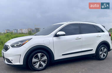 Внедорожник / Кроссовер Kia Niro 2017 в 