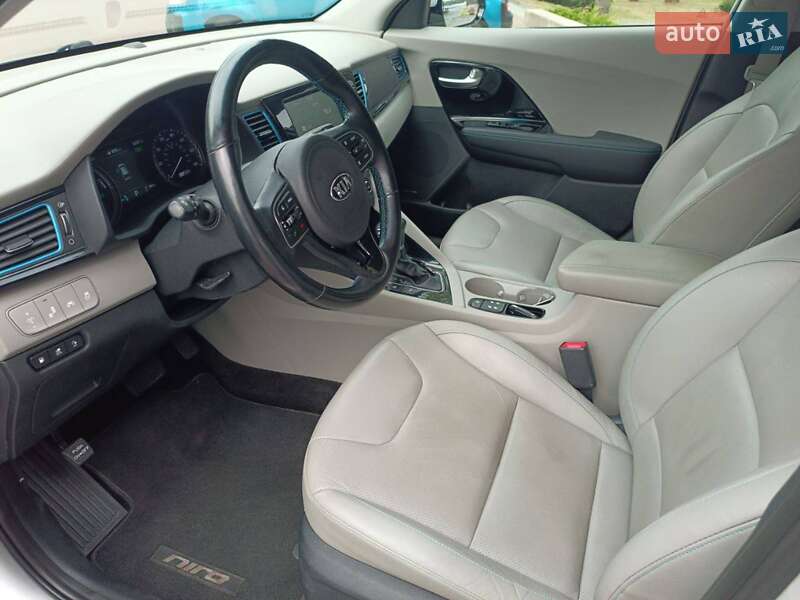 Внедорожник / Кроссовер Kia Niro 2017 в Львове фото 2 Внедорожник / Кроссовер Kia Niro 2017 в Львове